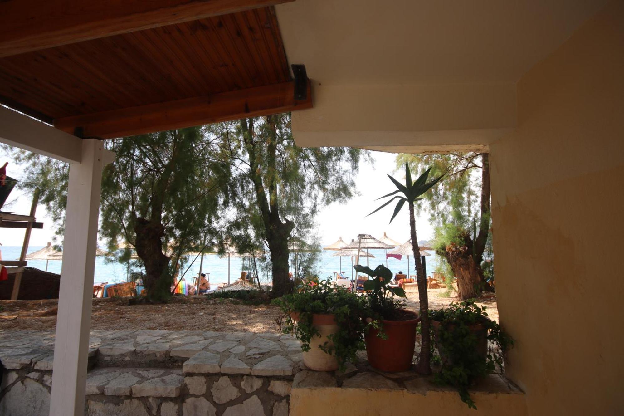 Hotel Potami Beach - Mondi Goro Himare Exterior photo