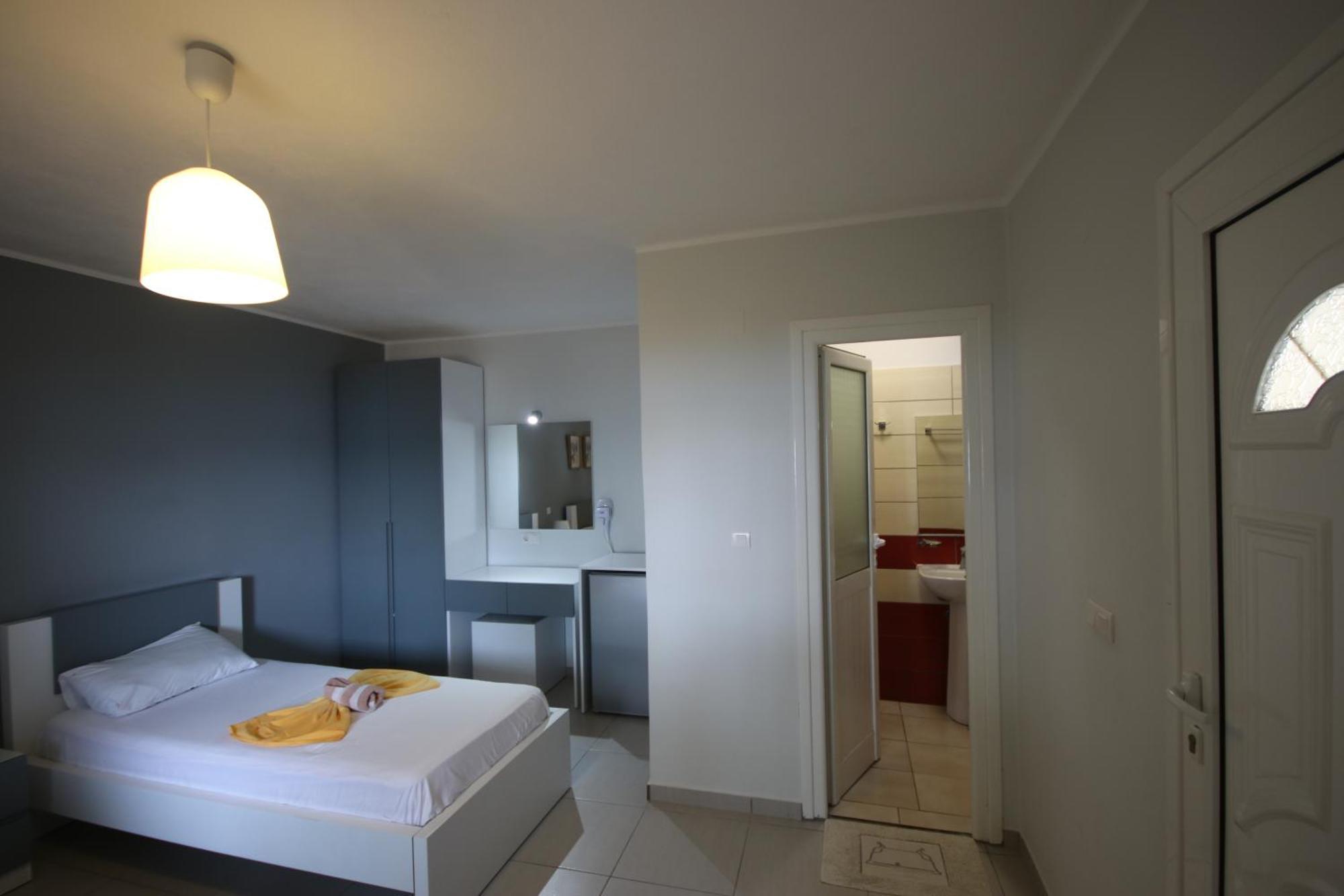 Hotel Potami Beach - Mondi Goro Himare Exterior photo