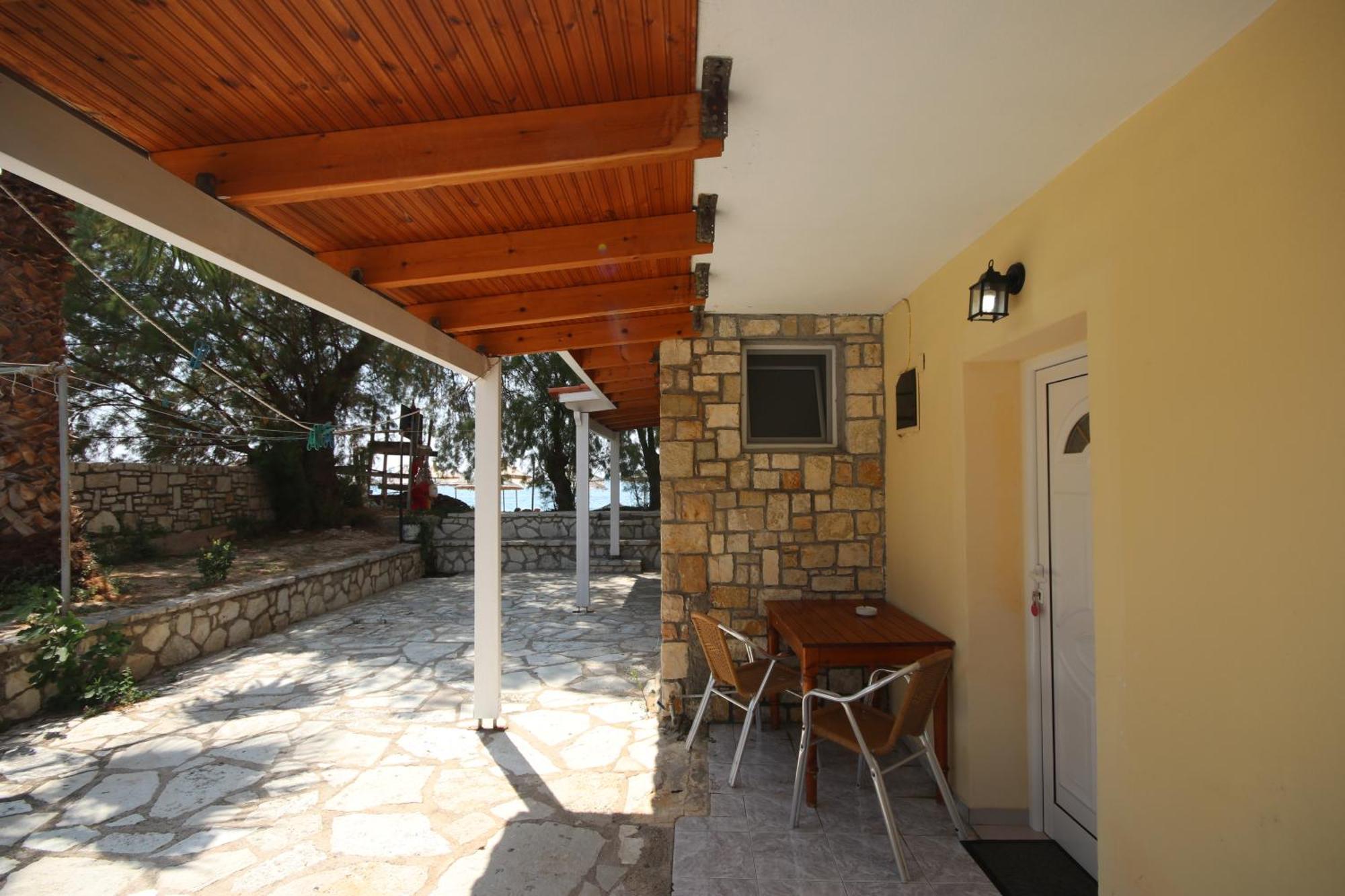 Hotel Potami Beach - Mondi Goro Himare Exterior photo